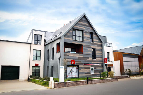 Caisse d'épargne à Amiens, rue Saint Fuscien